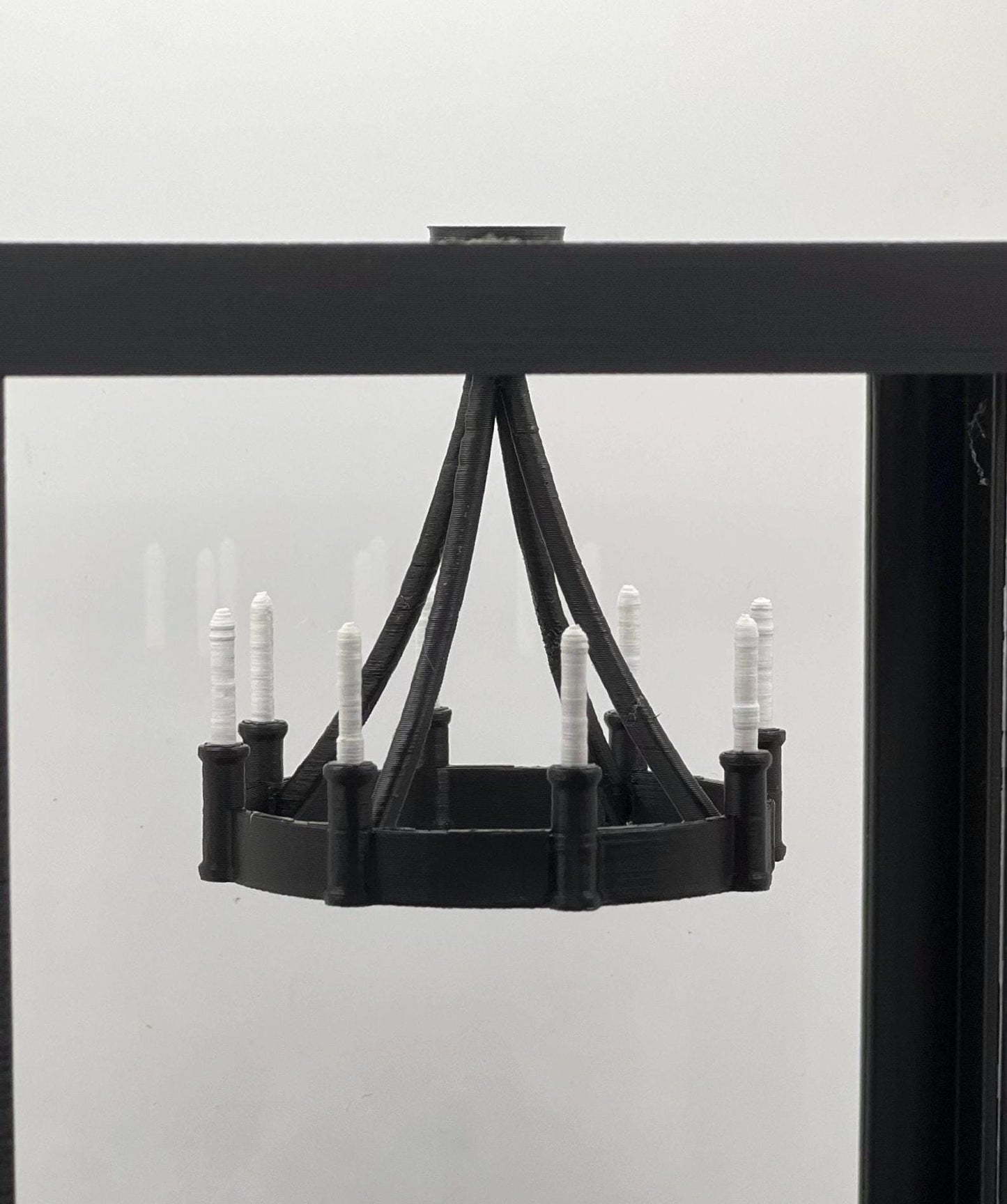 Magnetic Candle Chandelier – Hanging Jumping Spider Perch Decor