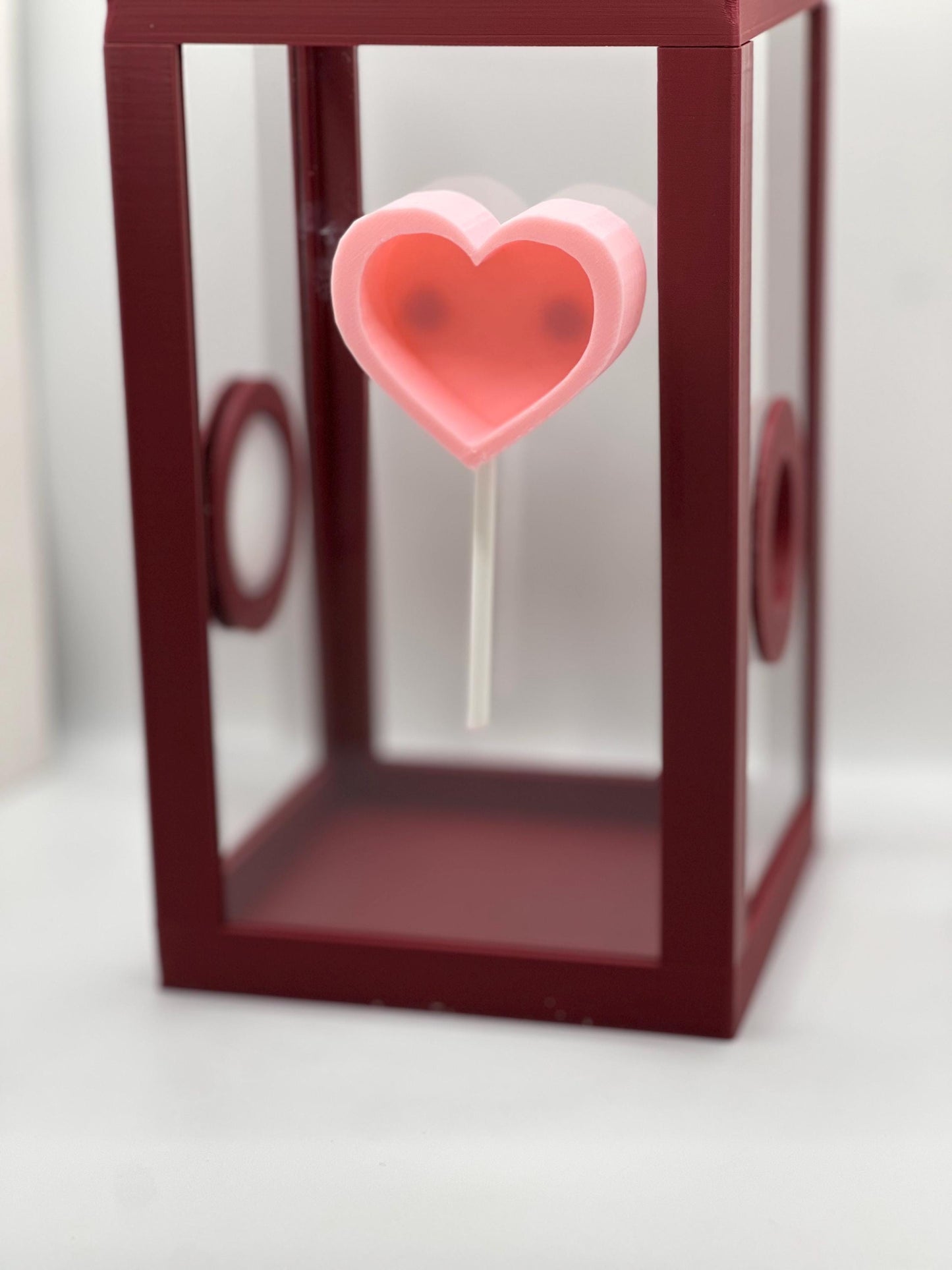 Heart Lollipop Magnetic Jumping Spider Hide | Decor