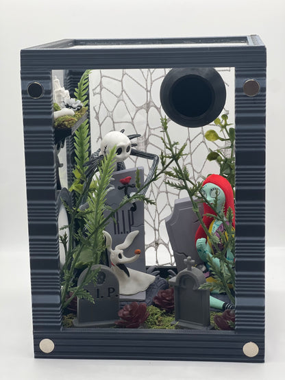 Nightmâré Béføré Christmâs Inspired Jumping Spider Magnetic Enclosure