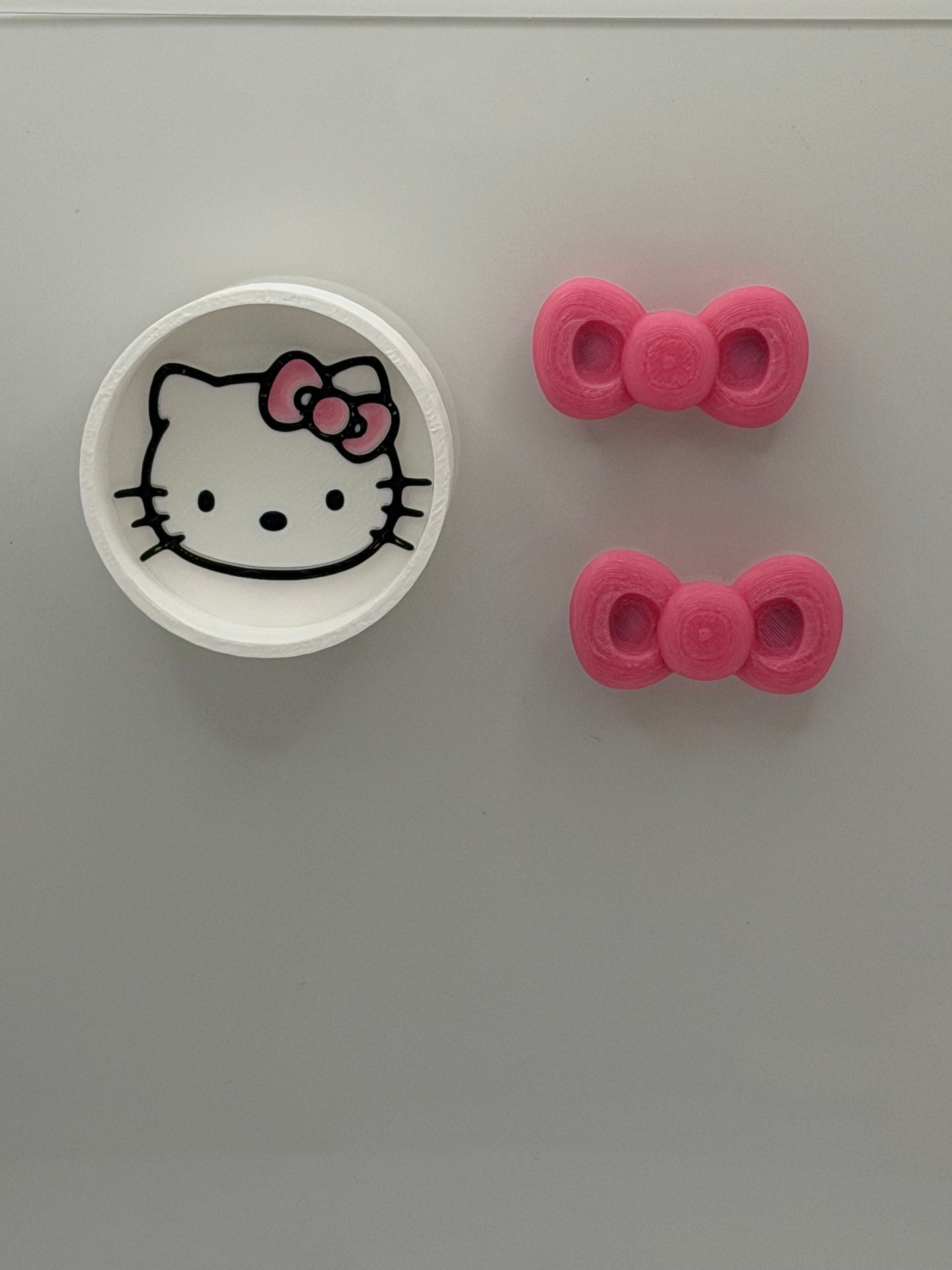Pink Héllo Kìtty Inspired Bow Magnetic Decor Set | Jumping Spiders | Hide & Ledges