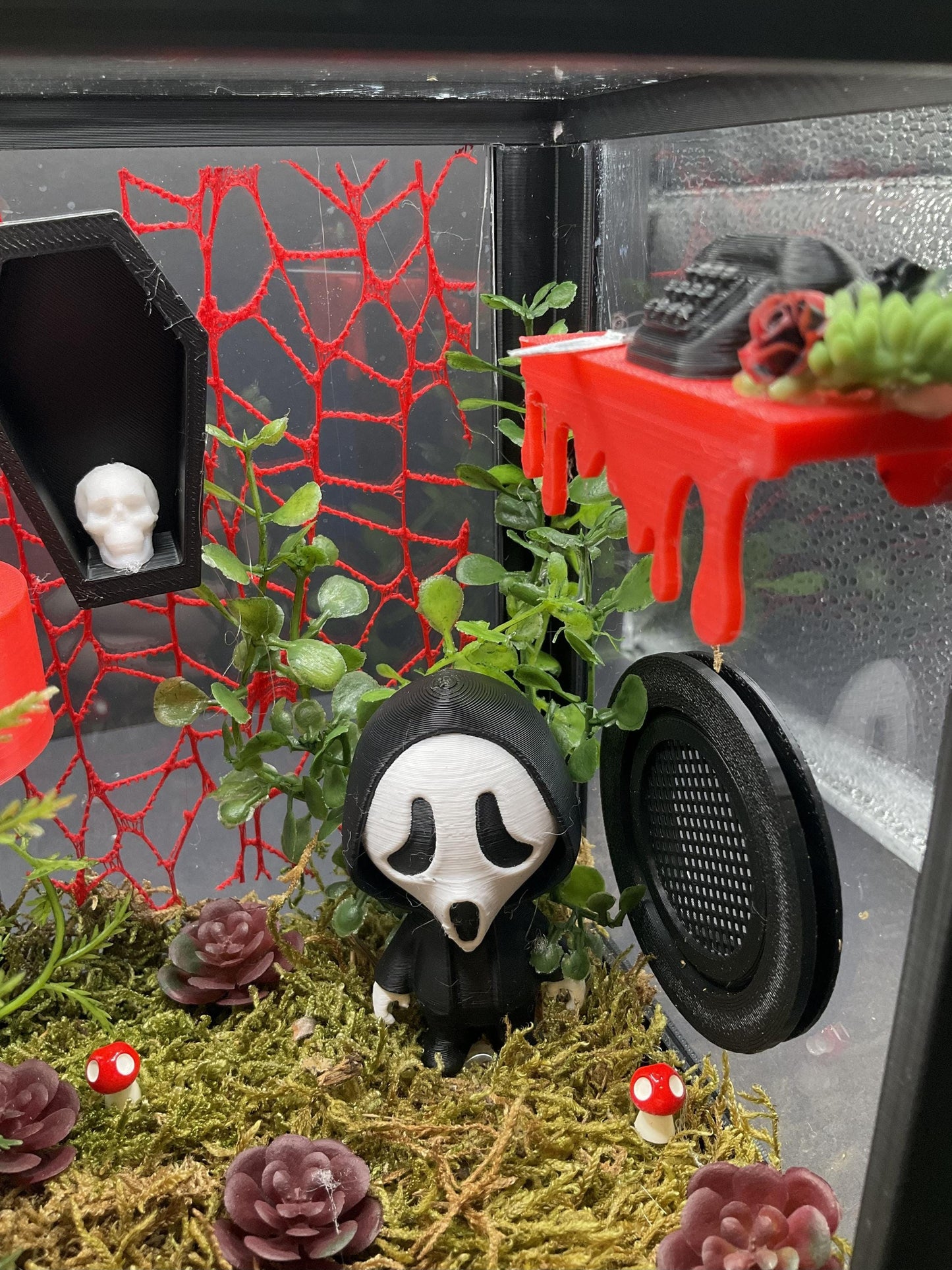Scream Ghostface Themed Enclosure