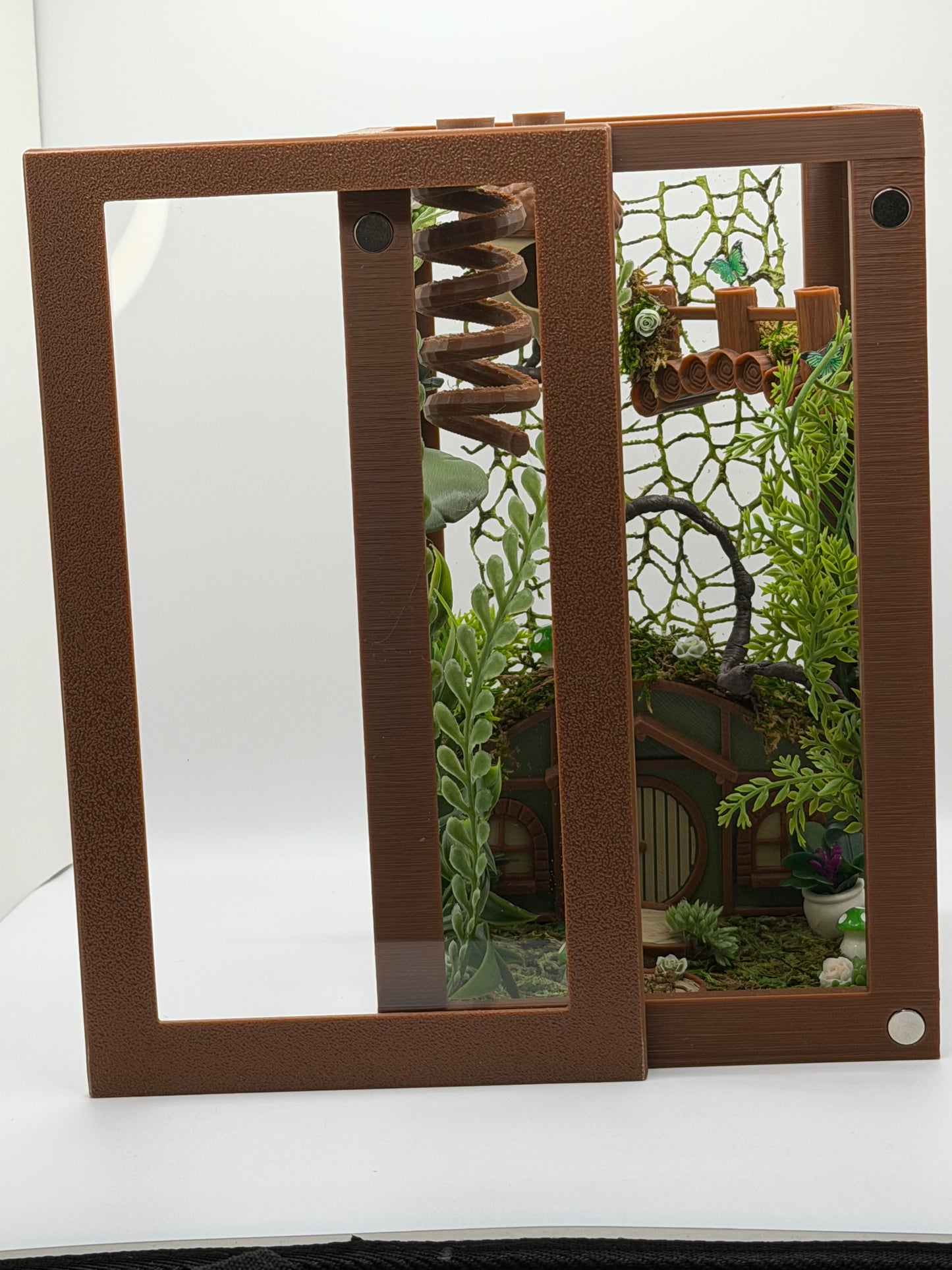 Woodland Cottage Themed Jumping Spider Enclosure | Habitat