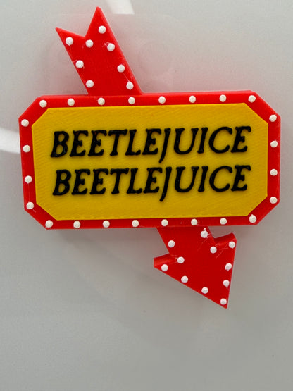 Light-Up Style Arrow Sign – Magnetic Decor | Ledge for Jumping Spiders