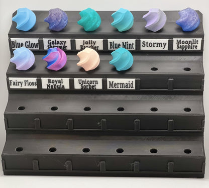 Light-Up Style Arrow Sign – Magnetic Decor | Ledge for Jumping Spiders