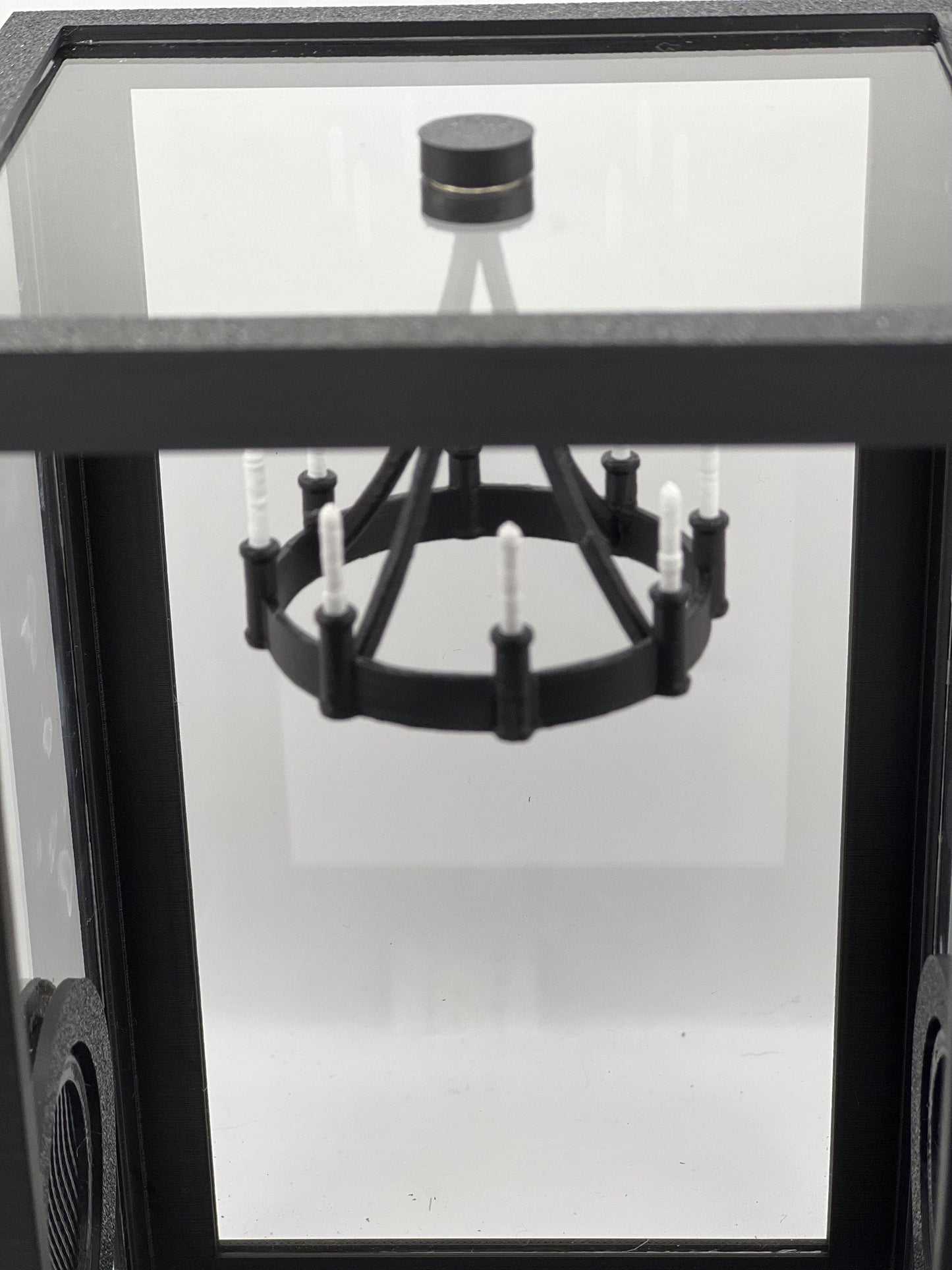 Magnetic Candle Chandelier – Hanging Jumping Spider Perch Decor