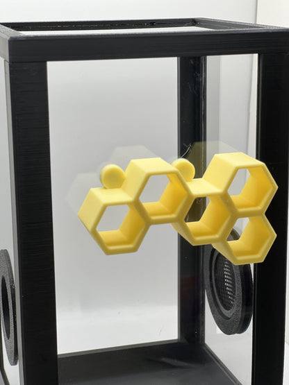 Honeycomb Shelf – Magnetic Jumping Spider Ledge