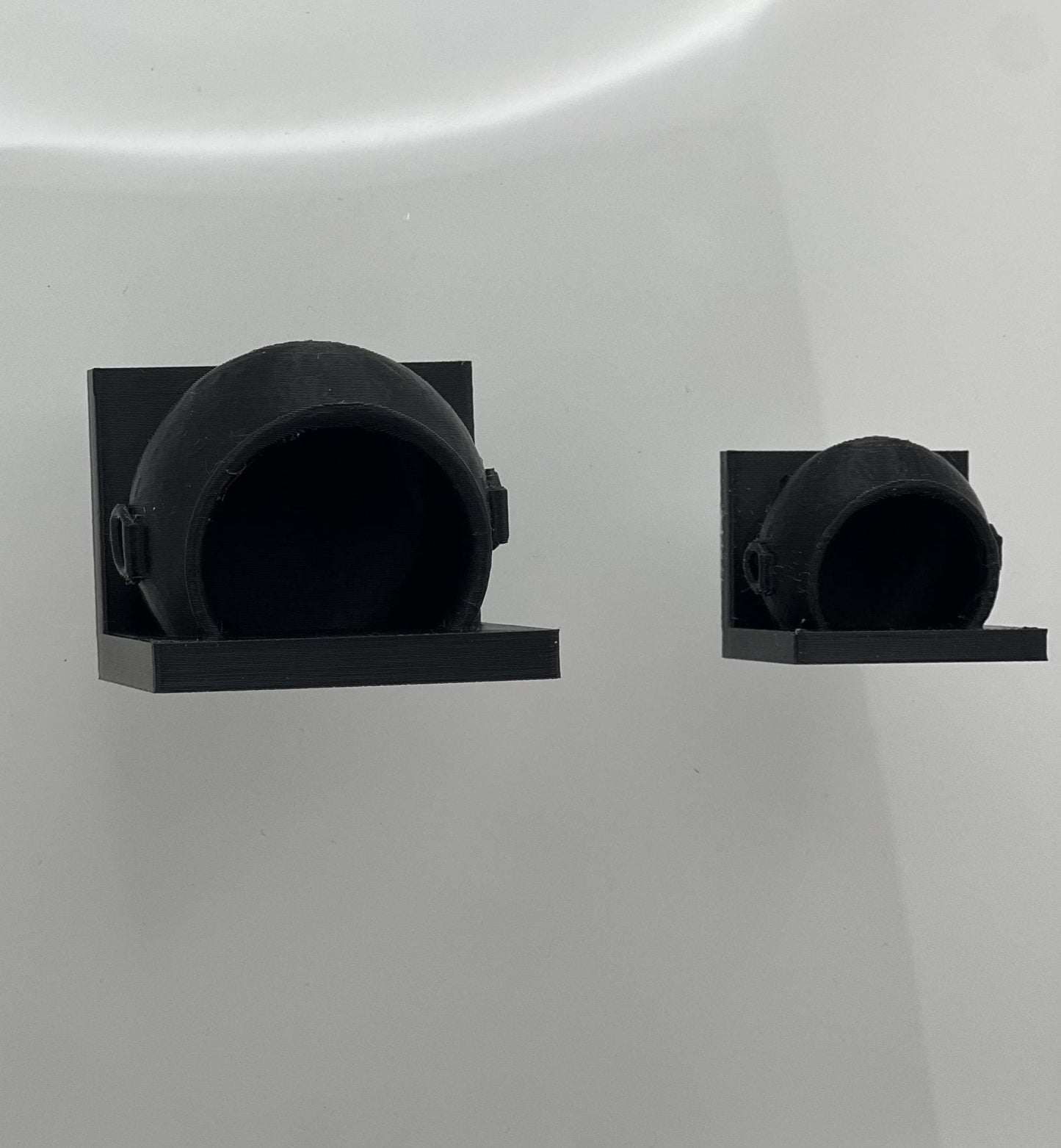 Magnetic Cauldron Jumping Spider Hide | Decor