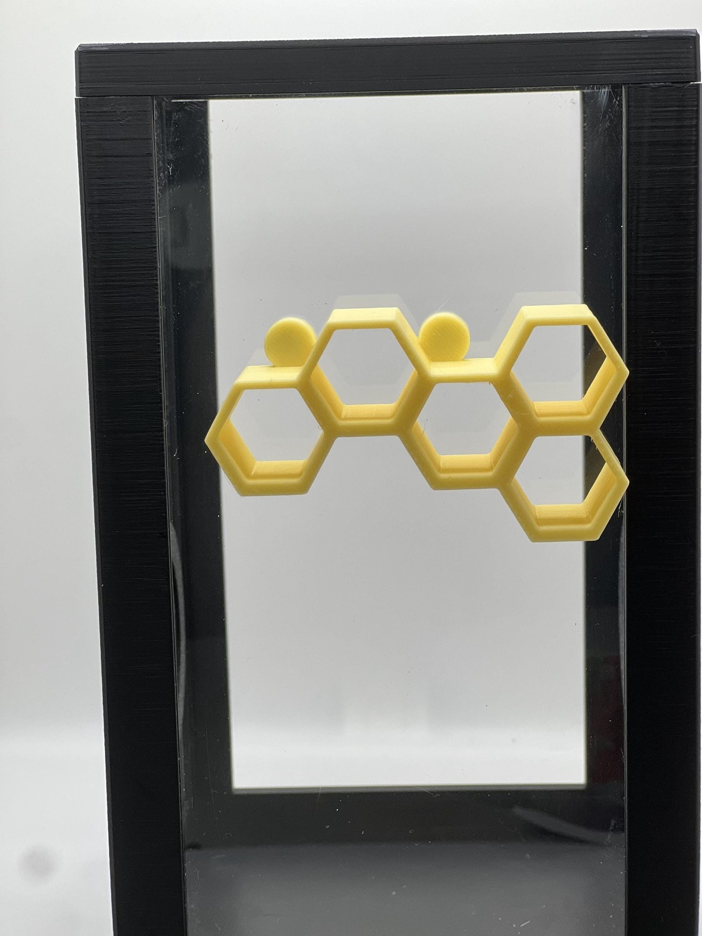 Honeycomb Shelf – Magnetic Jumping Spider Ledge