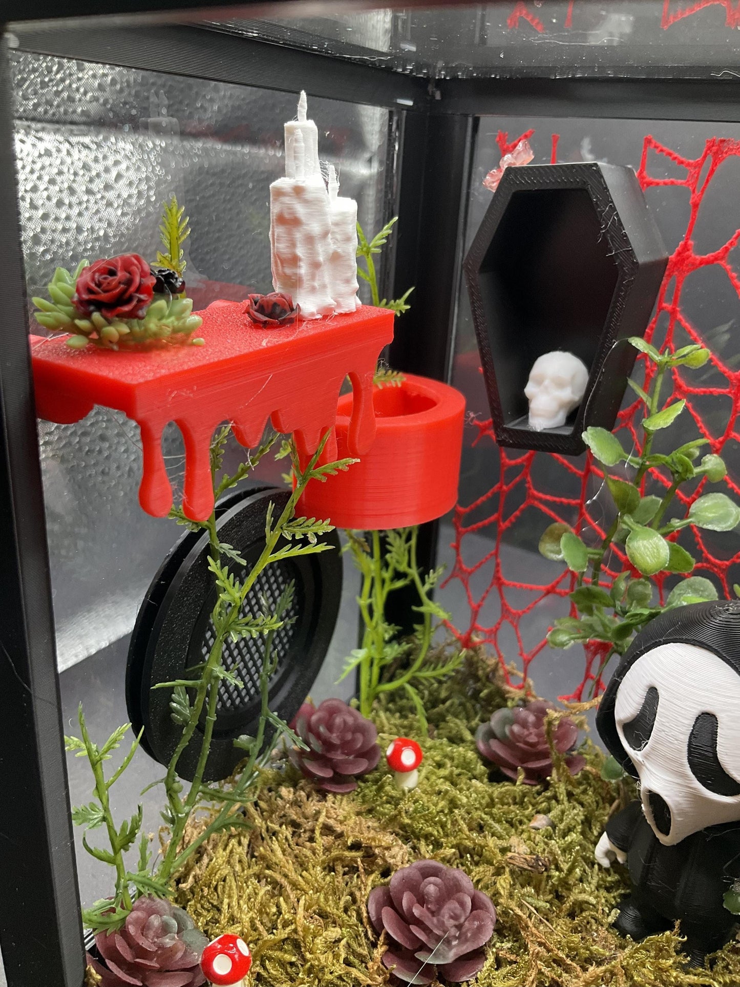 Scream Ghostface Themed Enclosure